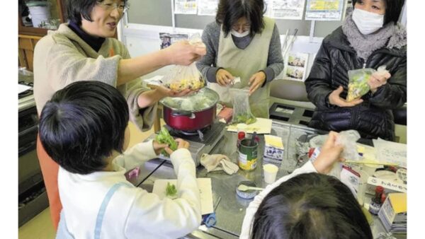 2025年1月4日　読売新聞「暖かい災害食希望に」